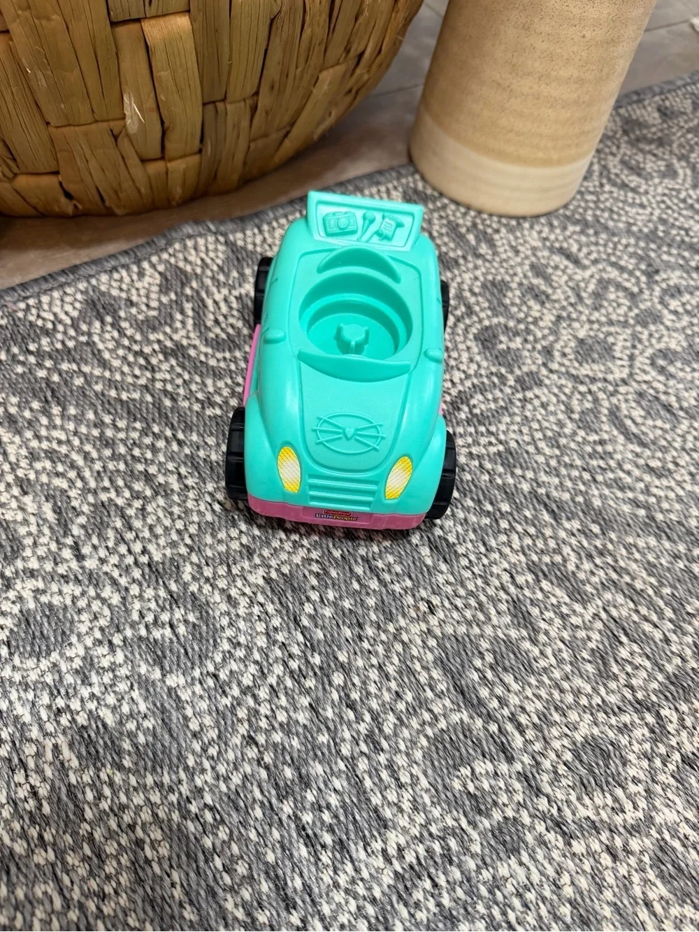 VTG Y2K Fisher-Price Teal & Pink Little People Toy Car Makes Sounds